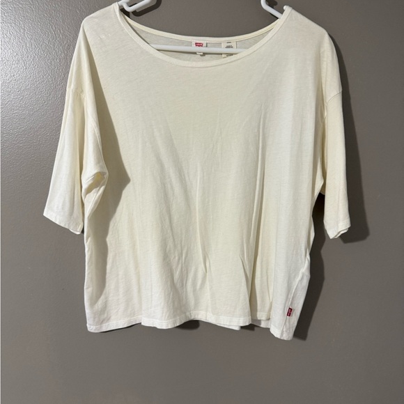 Levi's Tops - Levi's Cream Boxy T-Shirt Relaxed Fit